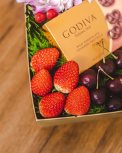 Load image into Gallery viewer, Gold Dust - Fruit Box with Godiva Chocolate
