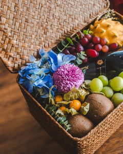 Splendour - Woven Fruit Basket with Champagne