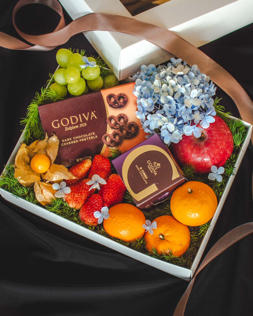 Charming - with Godiva Chocolate | make hay, sunshine!.